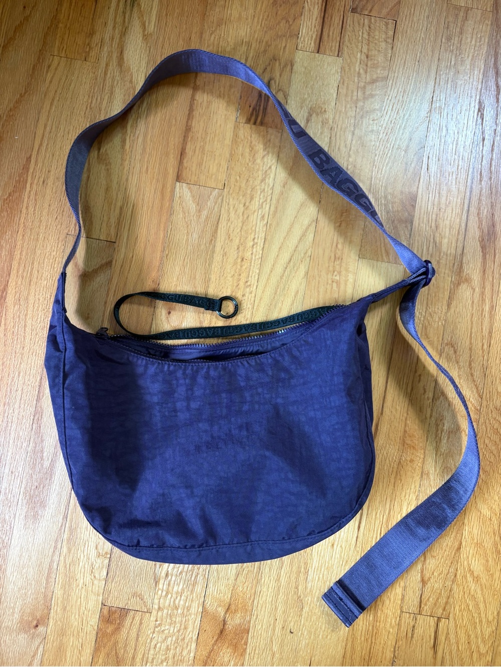 Baggu Medium Crescent Fig